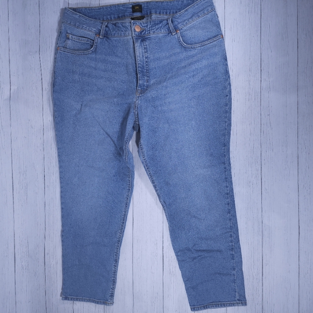 Lee Riders High Rise Relaxed Skinny Size 20W Like New